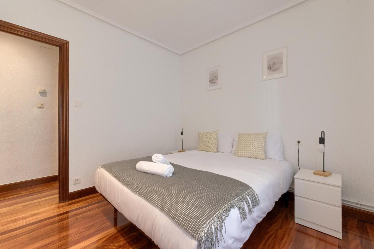 Vivienda Turistica Junto Al Ayuntamiento Apartment Bilbao Exterior photo